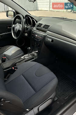 Седан Mazda 3 2005 в 