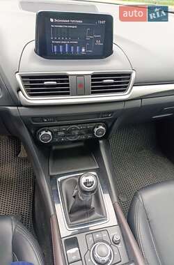 Седан Mazda 3 2018 в 