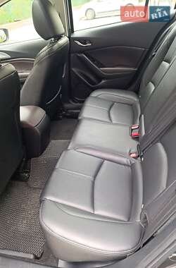 Седан Mazda 3 2018 в 