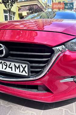 Хэтчбек Mazda 3 2017 в 