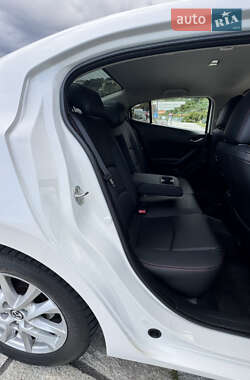 Седан Mazda 3 2014 в 