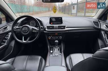 Седан Mazda 3 2017 в 