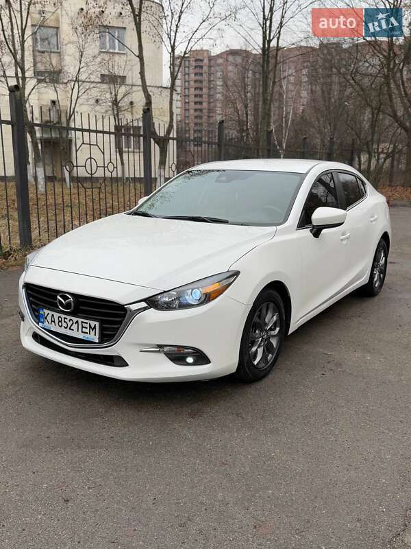 Седан Mazda 3 2017 в Киеве