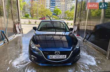 Седан Mazda 3 2015 в Дніпрі