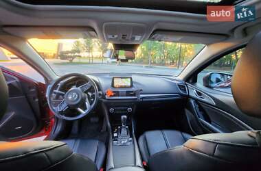 Седан Mazda 3 2017 в 
