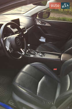 Седан Mazda 3 2018 в Львове