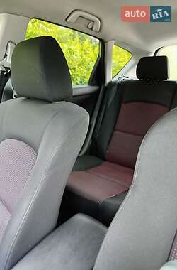 Хэтчбек Mazda 3 2004 в 