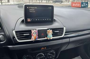 Седан Mazda 3 2015 в 
