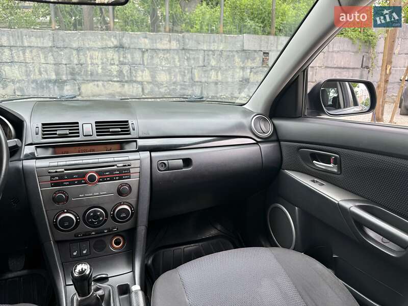 Седан Mazda 3 2006 в Харькове