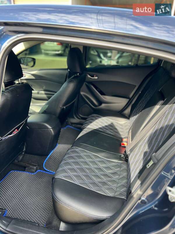 Седан Mazda 3 2018 в Одессе