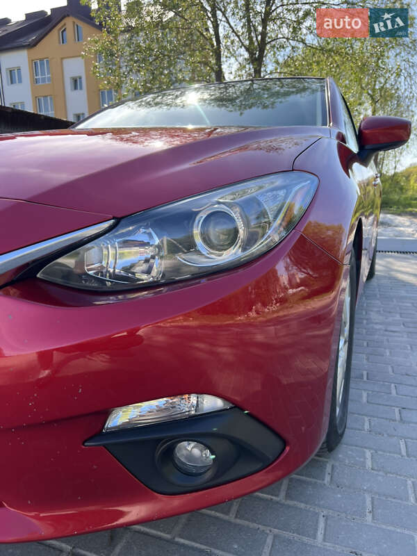Хэтчбек Mazda 3 2015 в Львове