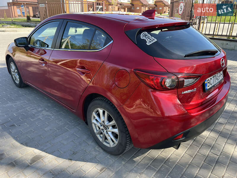 Хэтчбек Mazda 3 2015 в Львове
