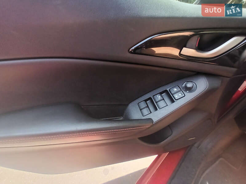 Хэтчбек Mazda 3 2015 в Львове