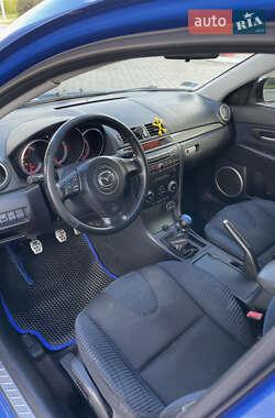 Седан Mazda 3 2004 в 