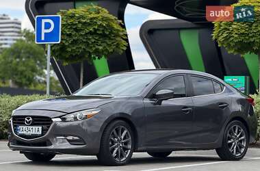 Седан Mazda 3 2018 в Киеве