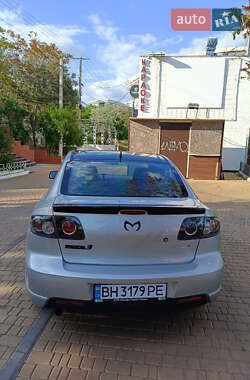 Седан Mazda 3 2004 в 