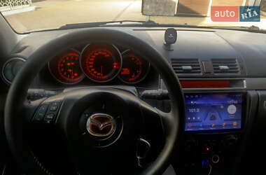 Седан Mazda 3 2004 в 
