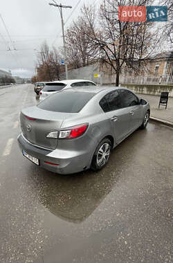 Седан Mazda 3 2013 в 