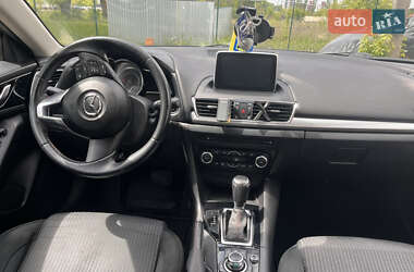 Седан Mazda 3 2016 в 