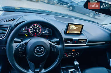 Седан Mazda 3 2016 в 