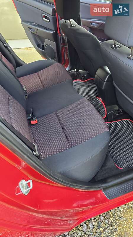 Хетчбек Mazda 3 2006 в Снятині