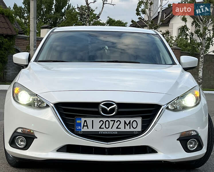 Седан Mazda 3 2015 в Василькові