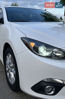 Седан Mazda 3 2015 в 