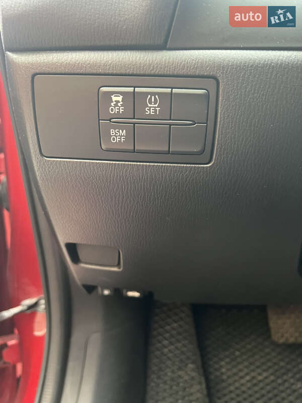 Хэтчбек Mazda 3 2015 в Львове