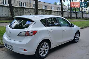 Хэтчбек Mazda 3 2012 в 