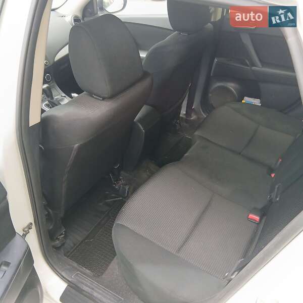 Хэтчбек Mazda 3 2012 в Львове