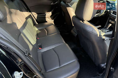 Седан Mazda 3 2014 в 