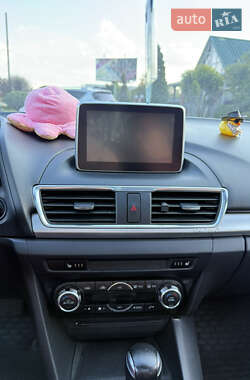 Седан Mazda 3 2014 в 