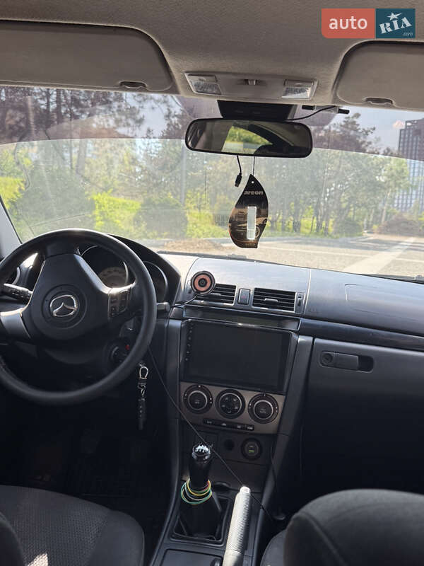 Седан Mazda 3 2006 в Днепре