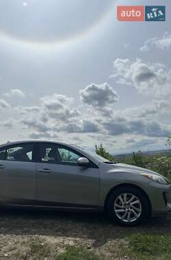 Седан Mazda 3 2011 в 