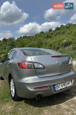 Седан Mazda 3 2011 в 