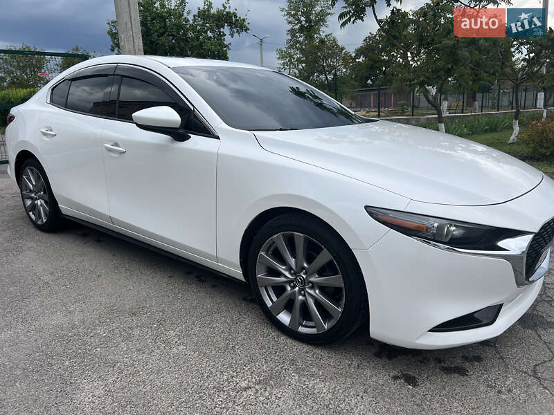 Седан Mazda 3 2018 в Харькове