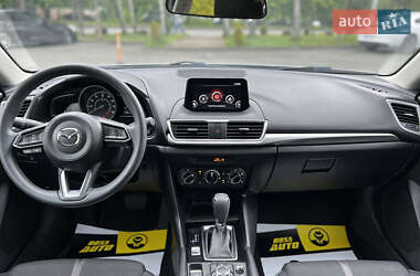 Седан Mazda 3 2016 в 