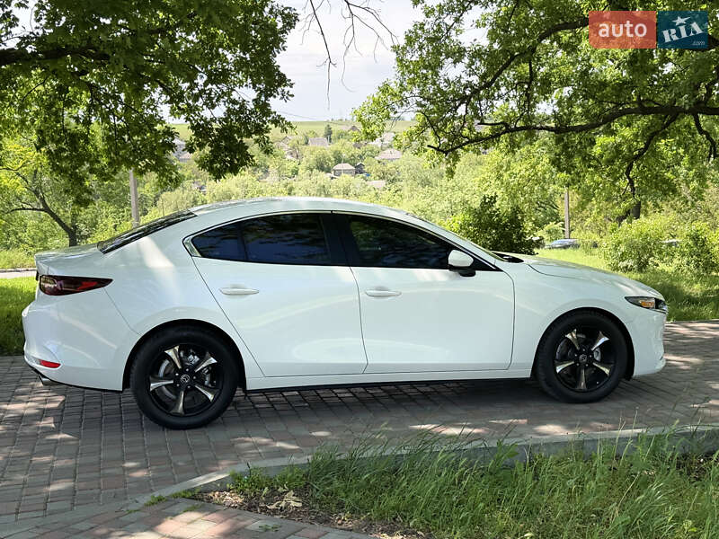 Седан Mazda 3 2019 в Кропивницькому