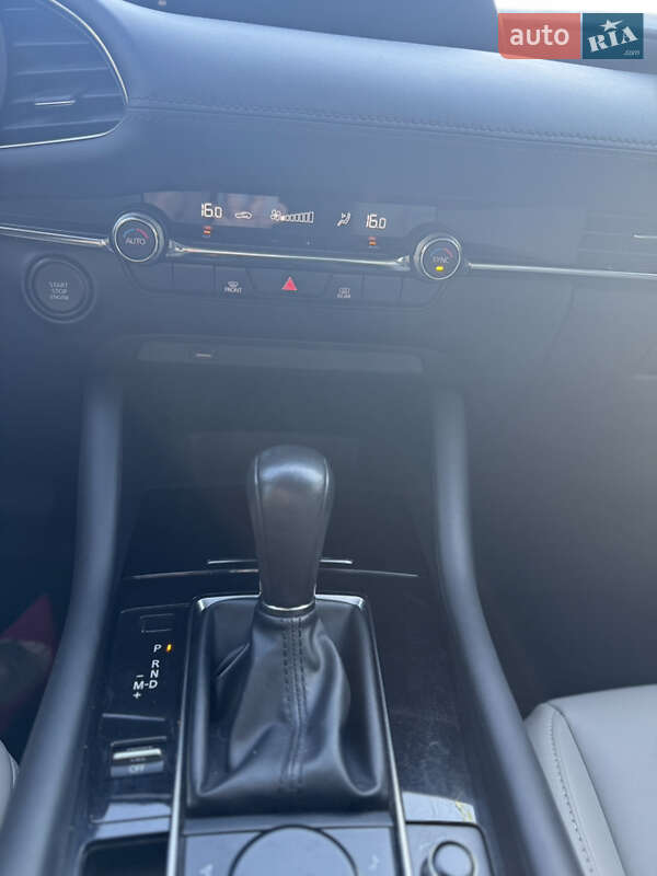 Седан Mazda 3 2019 в Запорожье
