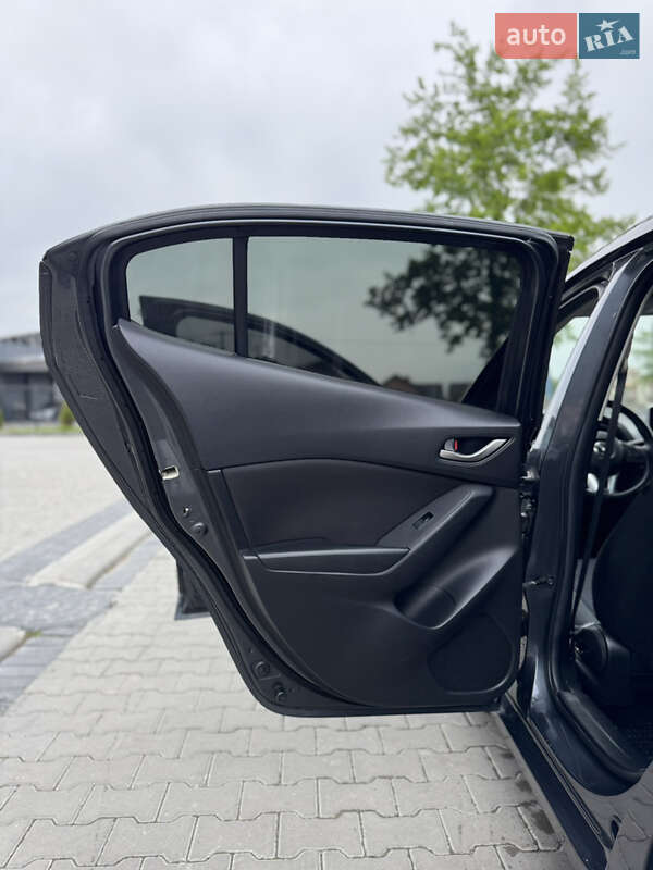 Седан Mazda 3 2016 в Івано-Франківську