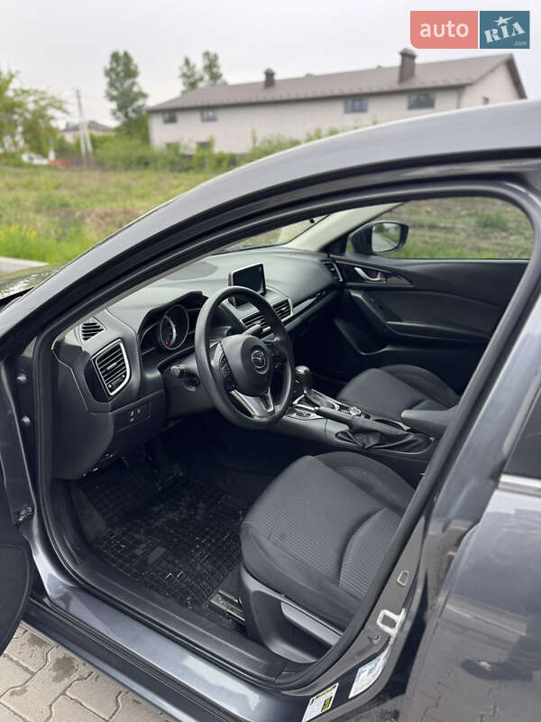 Седан Mazda 3 2016 в Івано-Франківську