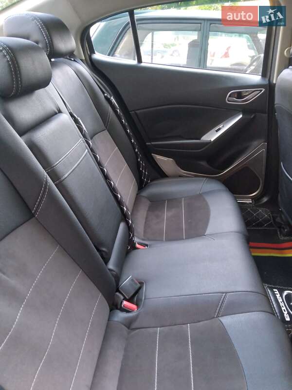 Седан Mazda 3 2016 в Виннице