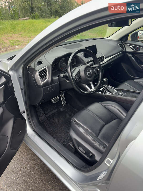 Седан Mazda 3 2018 в Києві