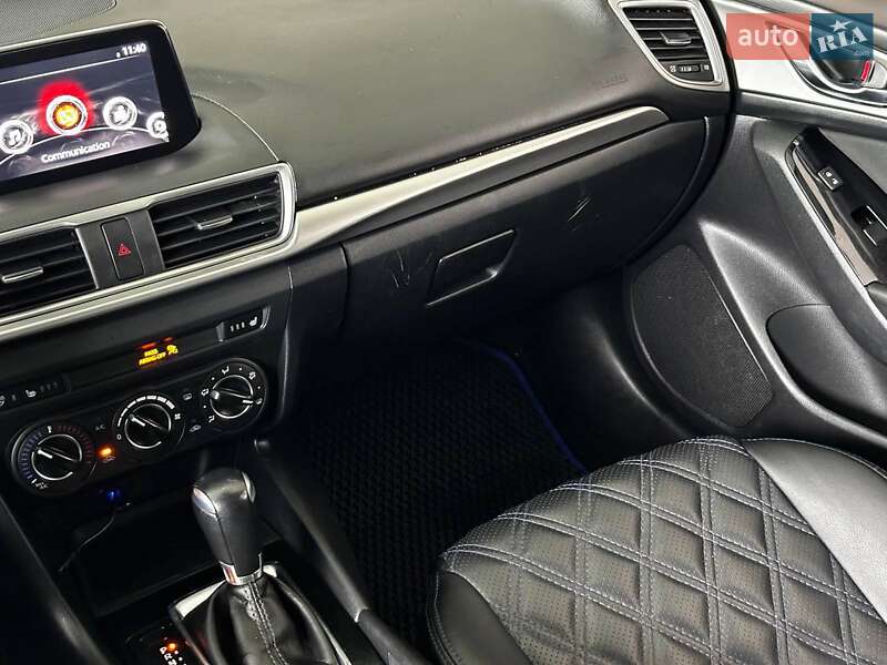 Седан Mazda 3 2018 в Одессе