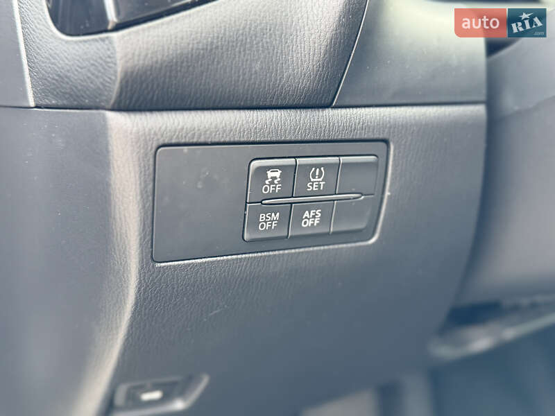 Седан Mazda 3 2014 в Киеве
