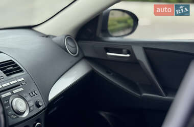 Хэтчбек Mazda 3 2010 в 