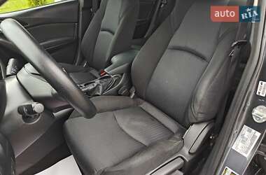 Седан Mazda 3 2014 в 