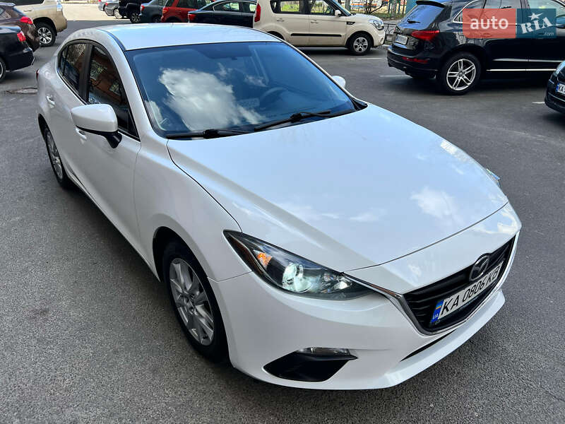 Седан Mazda 3 2015 в 