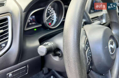 Седан Mazda 3 2015 в 