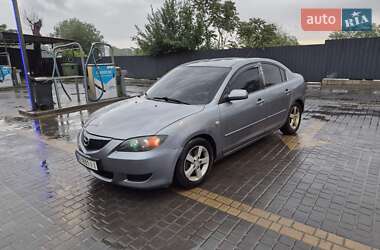 Седан Mazda 3 2004 в Днепре